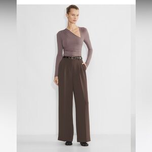 Aritzia Wilfred- The Effortless Pant (Short- for those below 5’3)